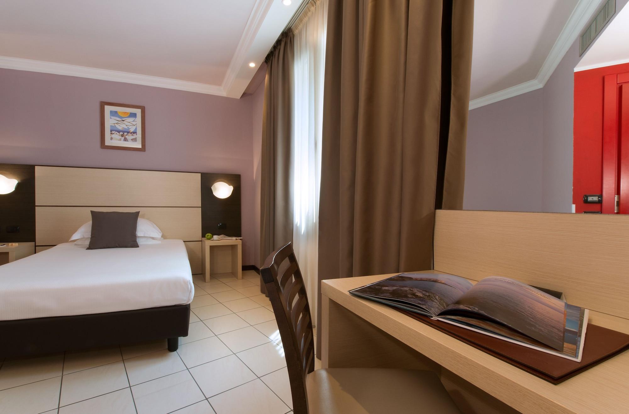 Cdh Hotel Специя Екстериор снимка