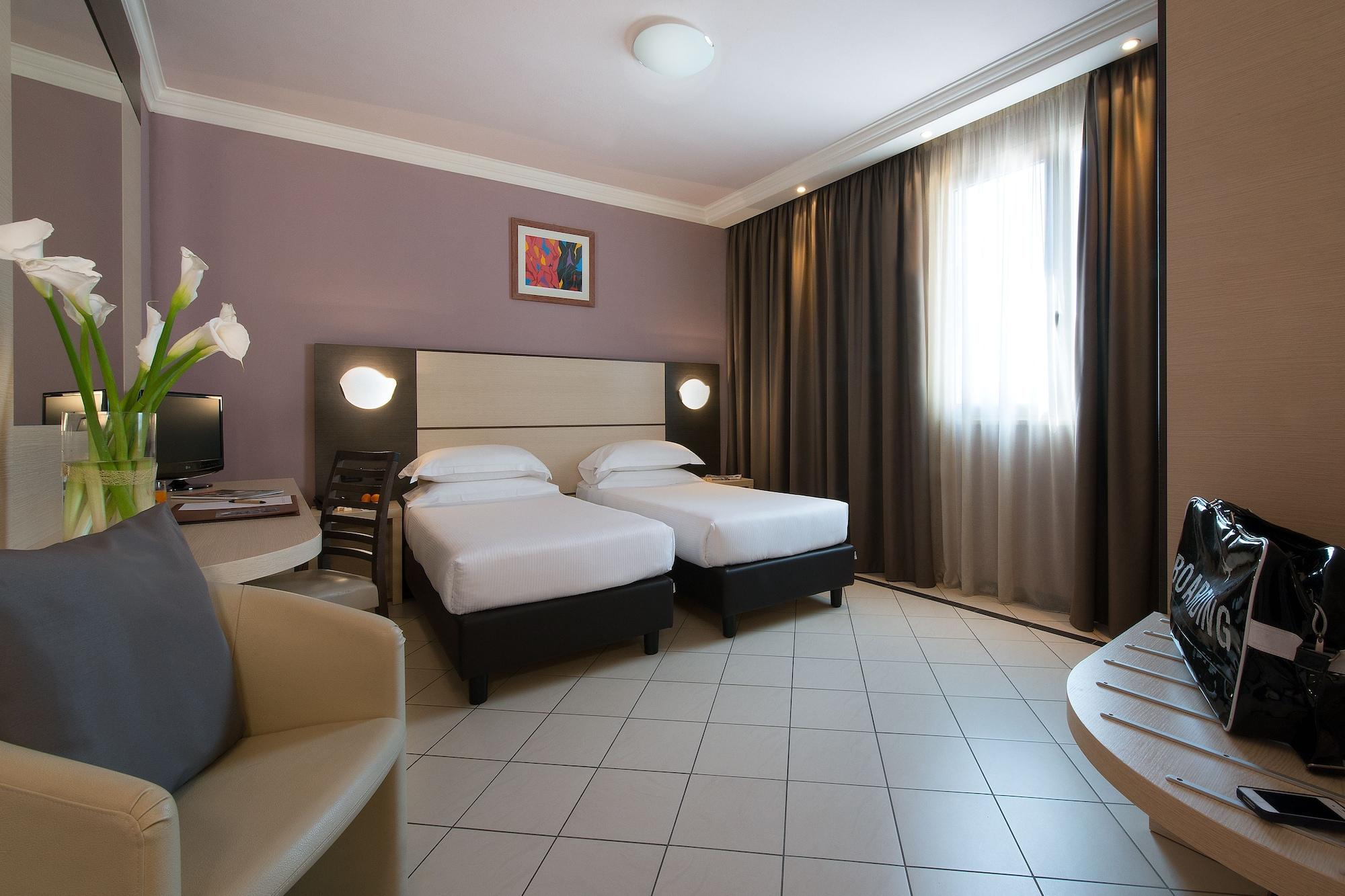 Cdh Hotel Специя Екстериор снимка