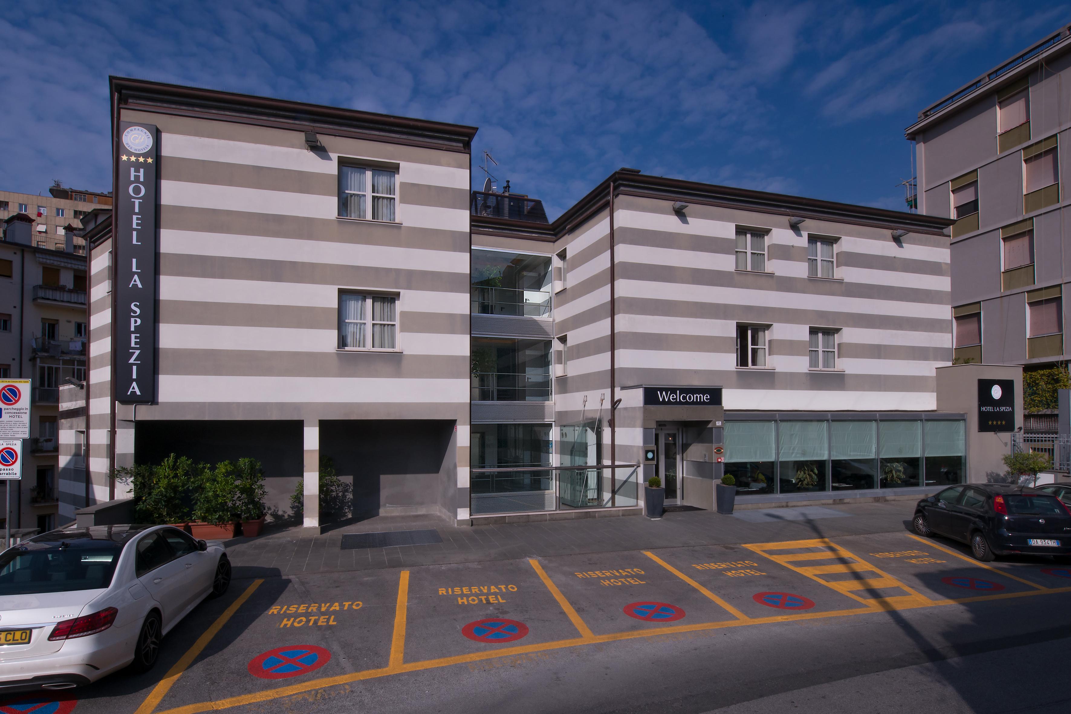 Cdh Hotel Специя Екстериор снимка