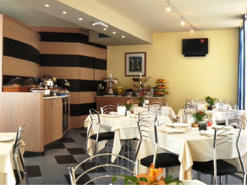 Cdh Hotel Специя Екстериор снимка