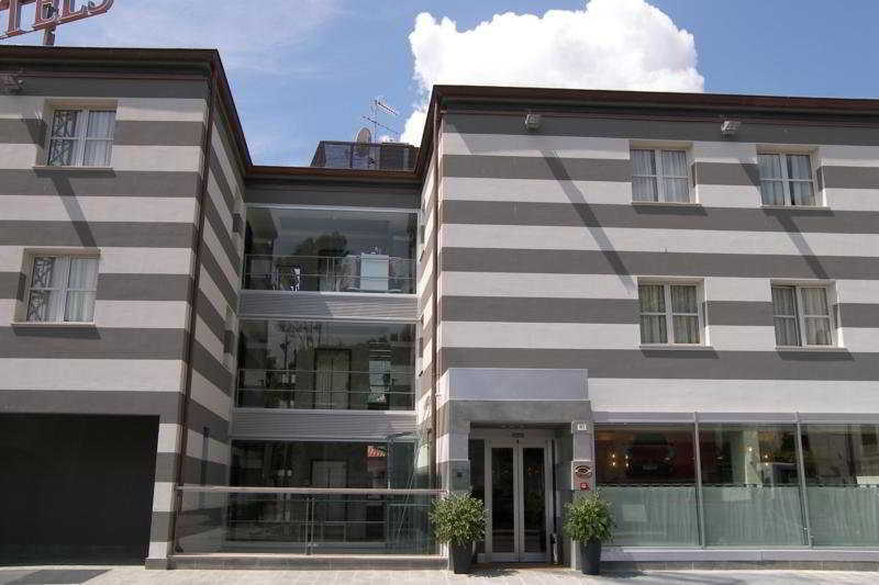 Cdh Hotel Специя Екстериор снимка