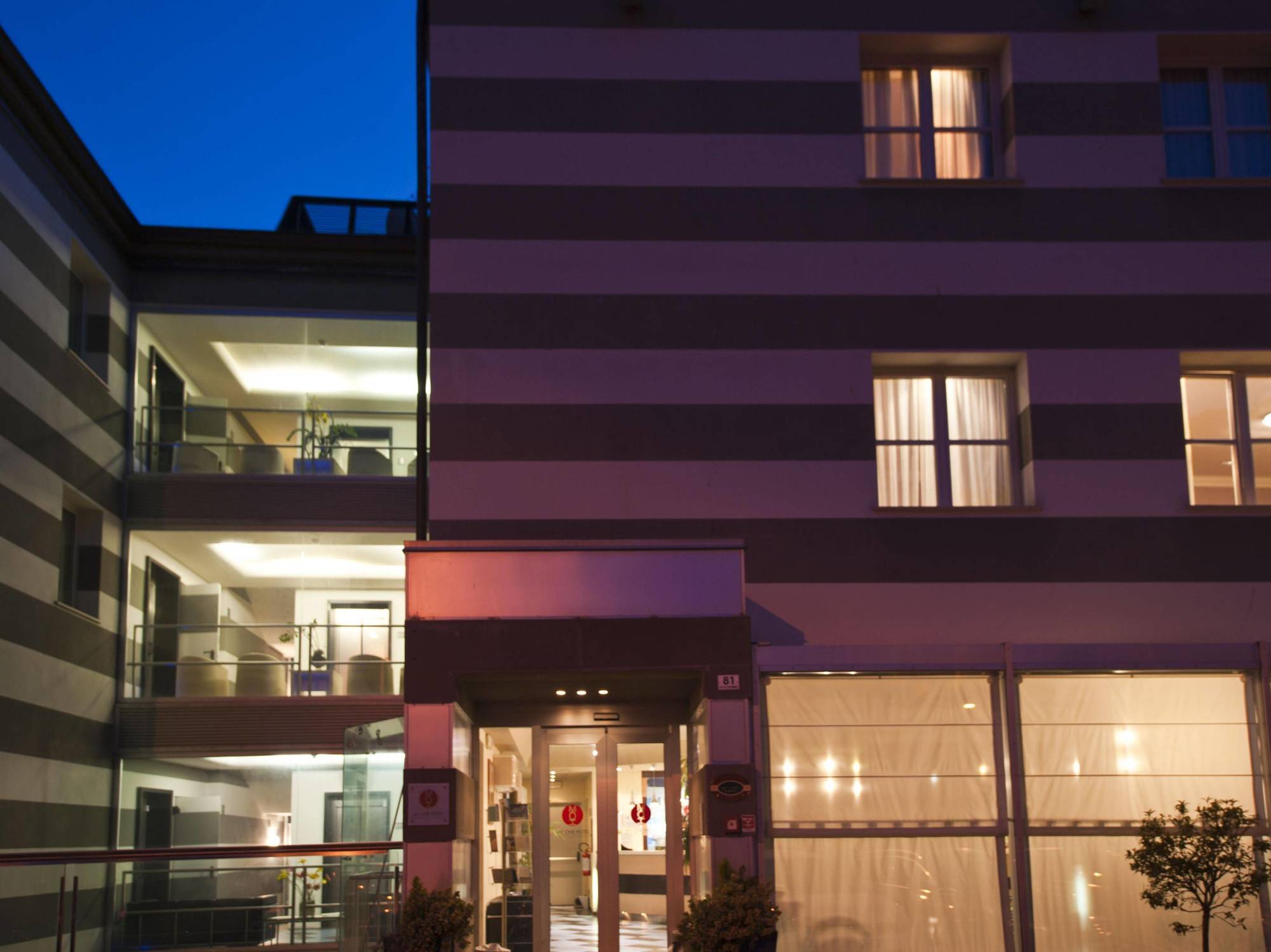 Cdh Hotel Специя Екстериор снимка
