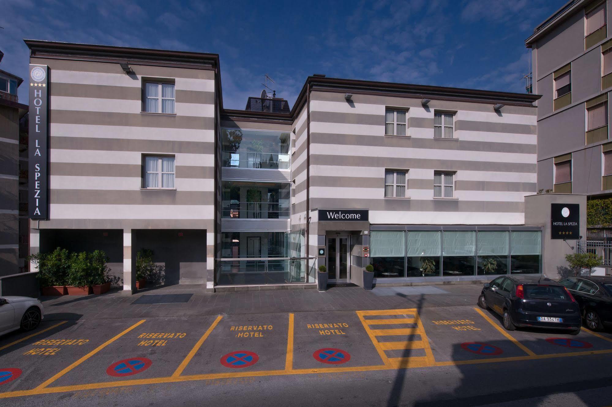 Cdh Hotel Специя Екстериор снимка